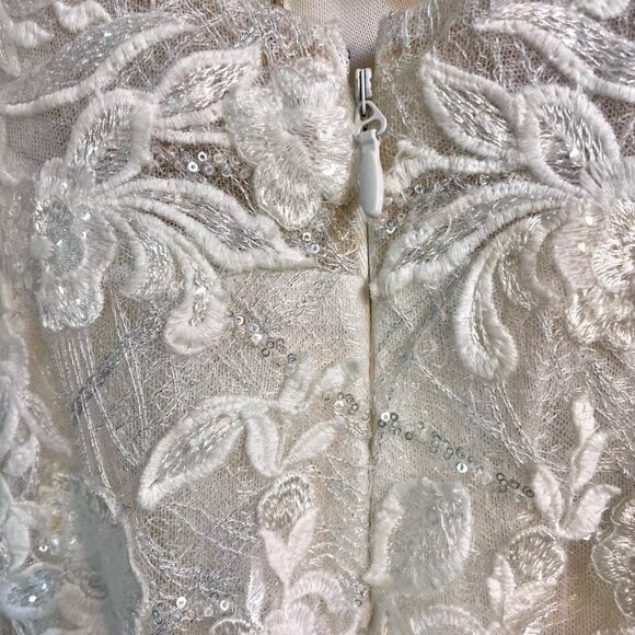 Chic Floral Lace Gown - Picture 5 of 17